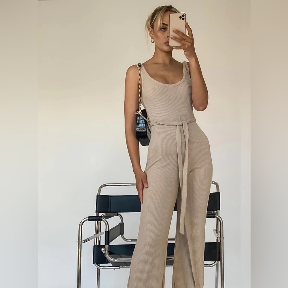 Princess polly jumpsuit size small